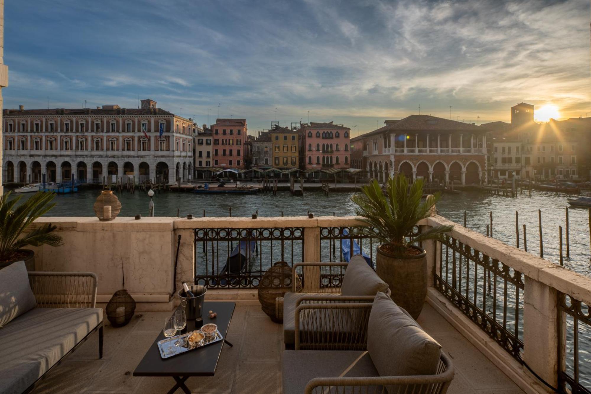 Grand Canal Luxury Apartment With Terrace R&R เวนิส ภายนอก รูปภาพ