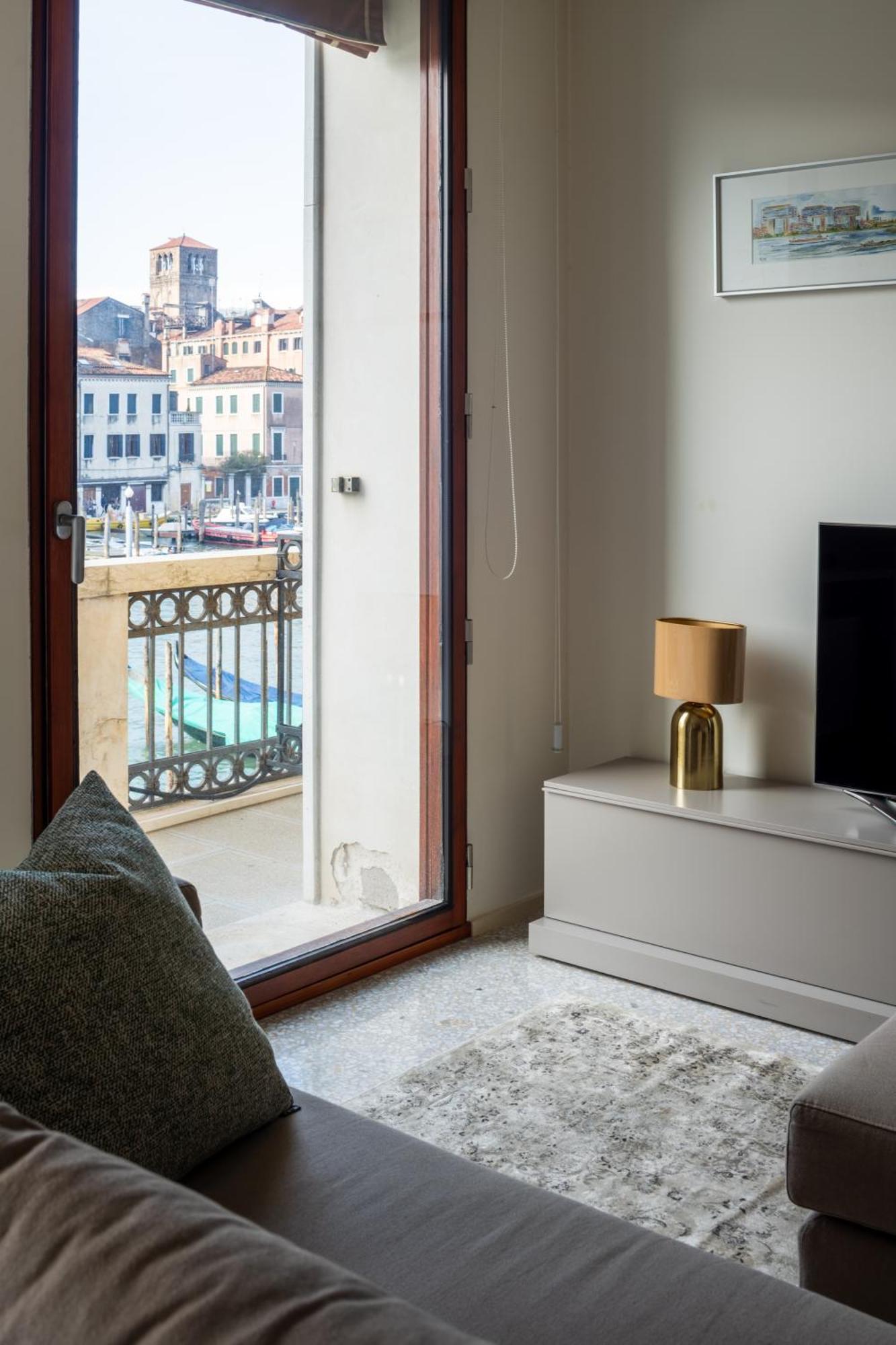 Grand Canal Luxury Apartment With Terrace R&R เวนิส ภายนอก รูปภาพ